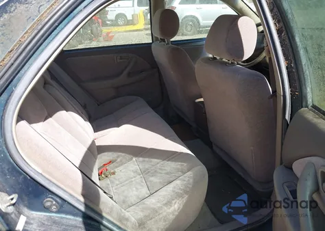 1997 Toyota Camry Ce/Le/Xle z USA, uszkodzony, nr VIN 4T1BG22KBVU153784